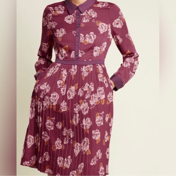 Modcloth - Just My Typist - Vintage Floral Maroon Long Sleeve Pleated Dress - Picture 2 of 4